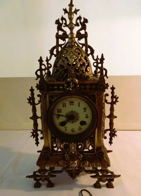 bronzenFranseKathedraal klok 1860 - Brons (verguld/verzilverd/gepatineerd/koud geschilderd) - Eind 19e eeuw