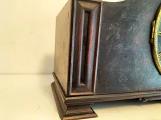 AntiekeJunghans Kast of schoorsteen pendule klok - Hout, Eiken, Messing - Begin 20e eeuw