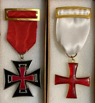 Spanje - Moderne Tempeliersmemorabilia, medailles met zeldzame kruisen.