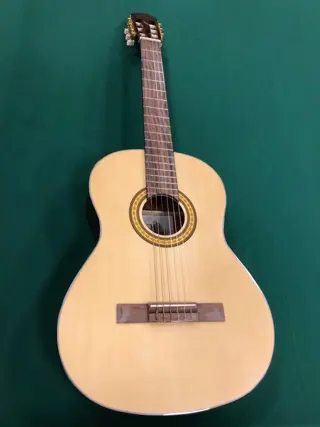 CONSUELO LOPEZ - ACM 10 + Prodipe 25C + Seiko Sat 101 - Klassieke gitaar