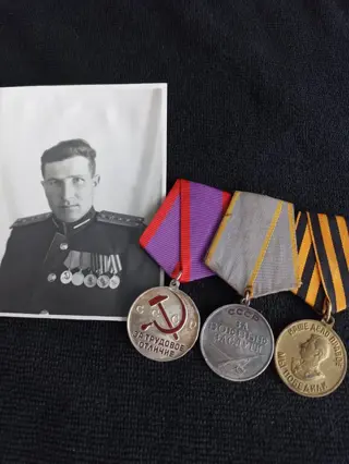 USSR - 3 onderscheidingen en foto van de kapitein, WO-2-periode - 1945