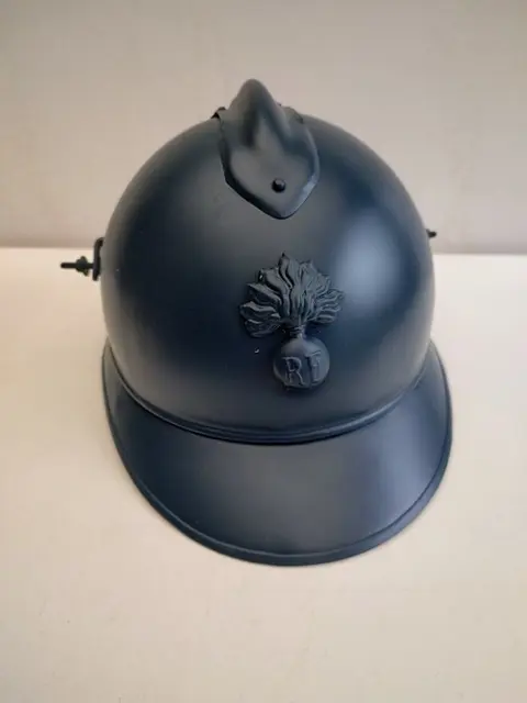 Frankrijk - Adrian helm met Polack vizier , replica