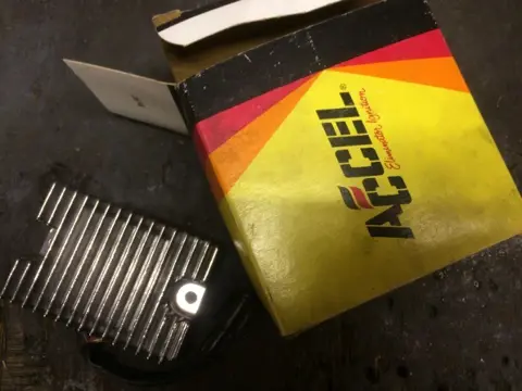 Harley regulator accel xl sportster '82 tot '84 (3 pins)