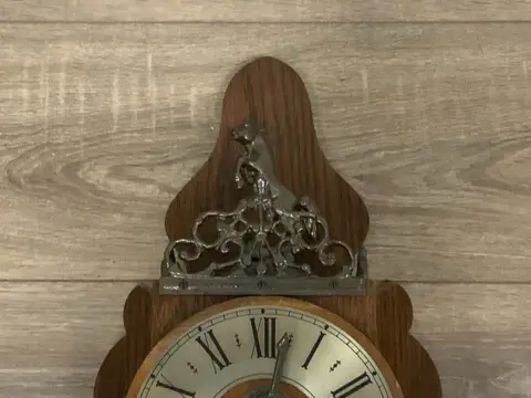 Wandklok - Hout, Messing, gietijzer - 20e eeuw