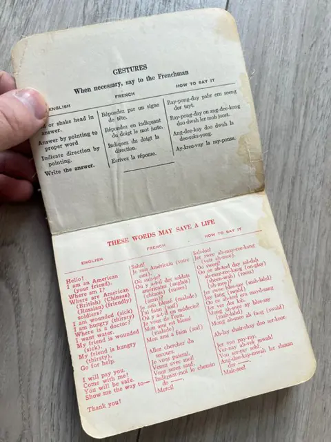 Verenigde Staten - Official US Army Soldiers EARLY French Language Guide - Airborne - Ranger - Normandy - France Invasion - 1943