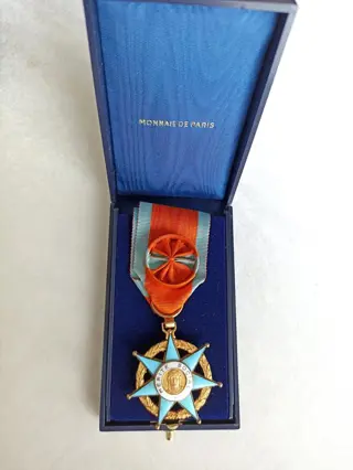 Frankrijk - Administratie - Orde van Sociale Verdienste. , Officer Class in originele doos met naam of toegekend.