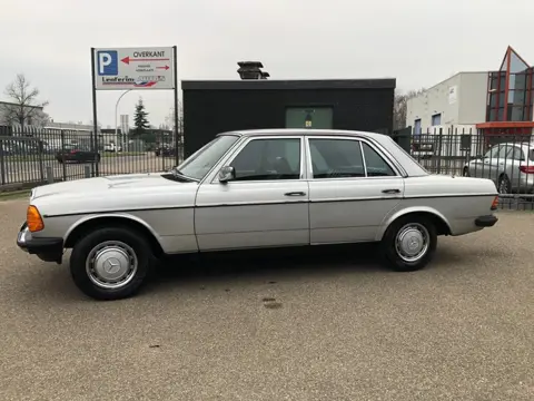 Mercedes-Benz - 300 D - 1980