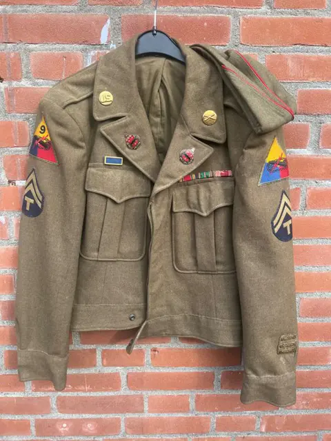 Verenigde Staten van Amerika - Beautiful 9th Armoured Divison, 16th Field Artillery Regiment Ike Jacket Grouping - France / Germany - Rhineland - Ardennes - Alsace - Luxemburg - Bastogne - 1944