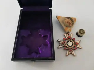 Japan - Leger/Infanterie - Medaille, WW2 Japan zilver (verguld) Order Of The Sacred Treasure 4th Class met originele zijde