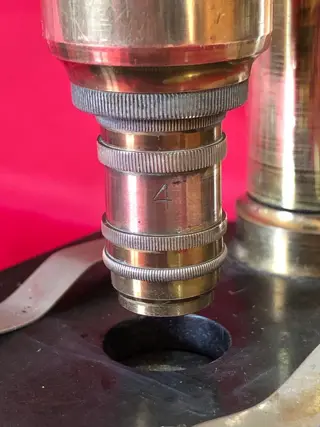 Microscoop en accessoires, Nachet et fils, Parijs - IJzer (gegoten), Messing, leisteen - Eind 19e eeuw