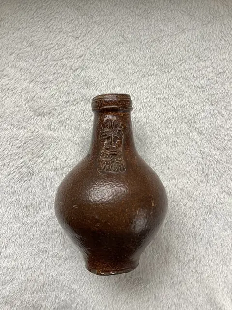 Baardmankruik, 17e eeuw - Aardewerk