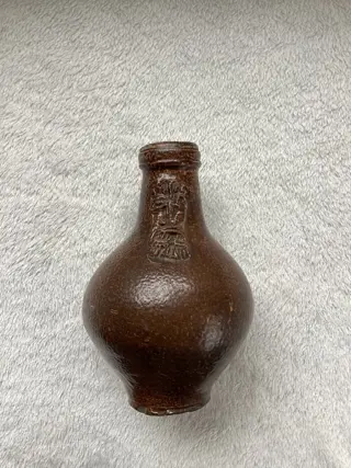 Baardmankruik, 17e eeuw - Aardewerk