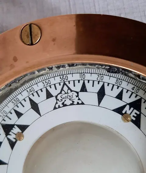 Kompashuis, Kompas en kompashuis - Glas, Messing - Midden 20e eeuw