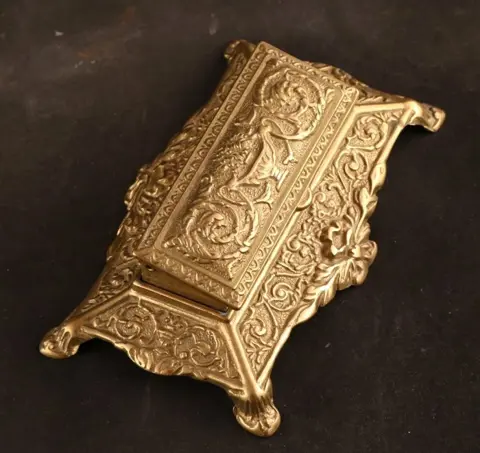 Kistje voor postzegels - Messing - Eerste helft 20e eeuw