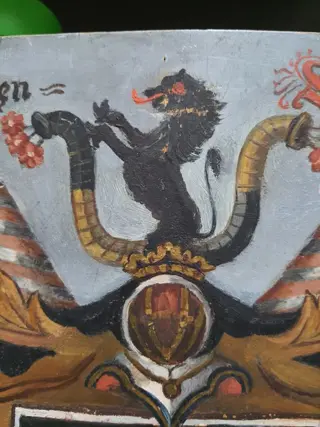 wapenschild: loof wijn - Hout - circa 1900