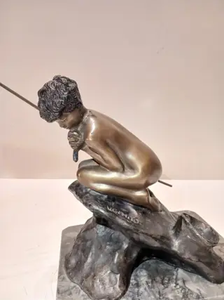 Dal modello di Vincenzo Gemito - Beeld, "Visser" - Brons, Marmer - Midden 20e eeuw