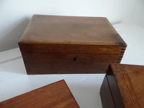 Doos, Juwelendoosje, Kist (5) - Hout - 19e eeuw