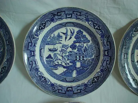 J.B. Cappellemans - Willow borden (6) - Aardewerk