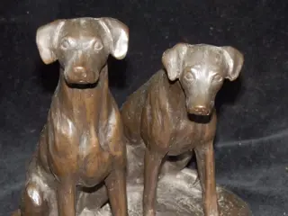 Beeld, Fraai beeldje 2 Jachthonden - gesigneerd Ista - Brons - Midden 20e eeuw