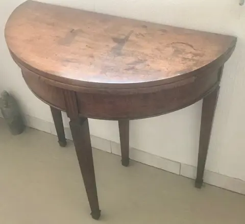 Bijzettafel - Walnoot - Begin 20e eeuw