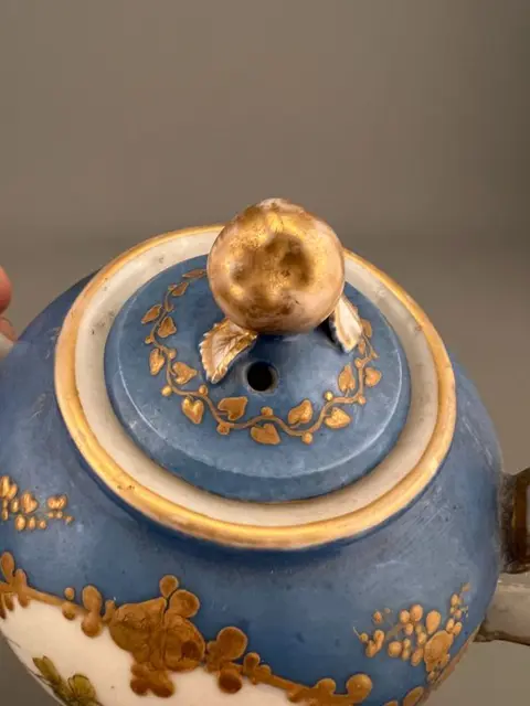 Theepot in Sevres-stijl - Porselein