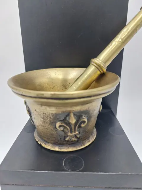 Vijzel met fleur de lis - Brons - 17e eeuw