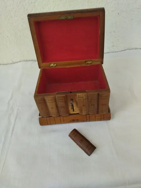 Juwelendoosje - Olijfhout - Eind 800