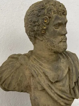 Beeld, Buste Romeinse keizer Hadrianus - Gegoten steen - 21e eeuw