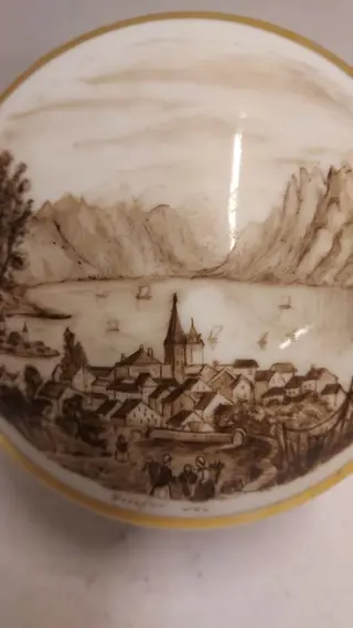 Porseleinen doos - Porselein