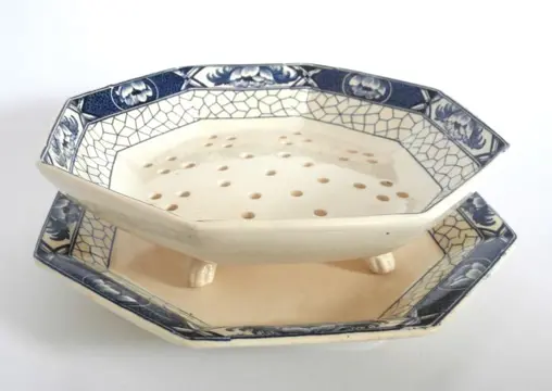 Société Céramique Maestricht - Fruittest, model Butterflij - Aardewerk