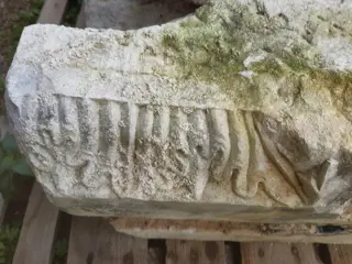 Oud deel van de balk - Marmer - 17e / 18e eeuw