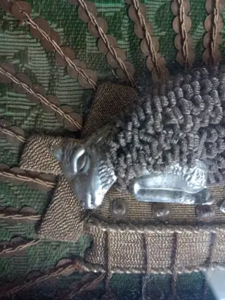 Agnus Dei - Goud, Satijn, Zijde, Zilver, filigraan - 19e eeuw