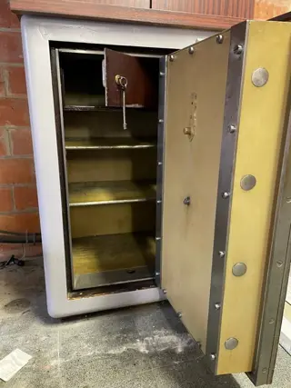 Brandkast/kluis - IJzer (gegoten/gesmeed) - Late 19th/20th century