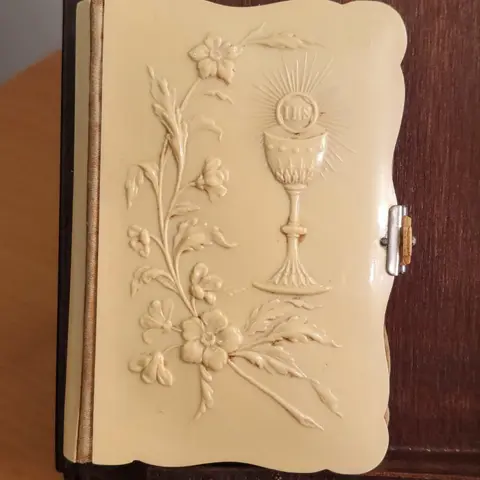 Schitterend lot nr. 3 gebedenboekjes fijne band 1897-1900-1906 (3) - Celluloid - Eind 19e eeuw/begin 20e eeuw