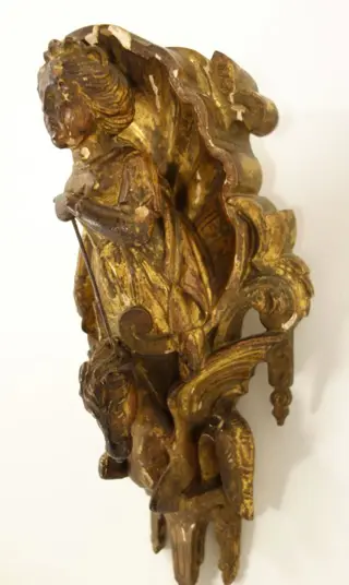 Verguld stucwerk wandconsole Griekse mythologie Pegasus met daarboven een godin of heilige - Hout - 19e eeuw