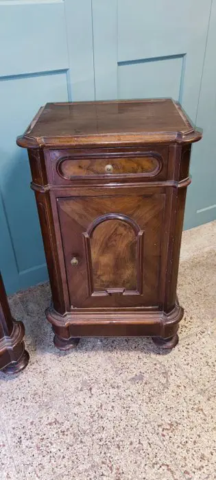 nachtkastje (2) - Walnoot - 19e eeuw