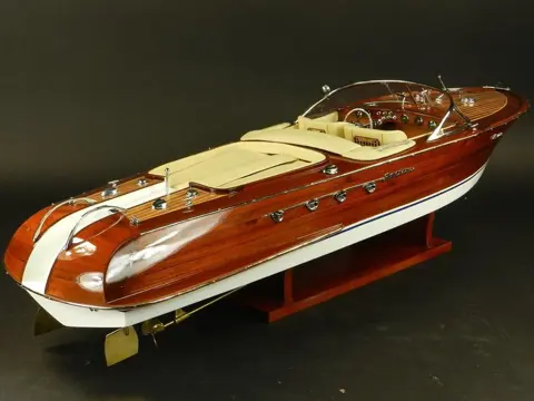 Modelboot op schaal, Groot model riva aquarama 87cm Italiaans hout - Hout - Eind 20e eeuw