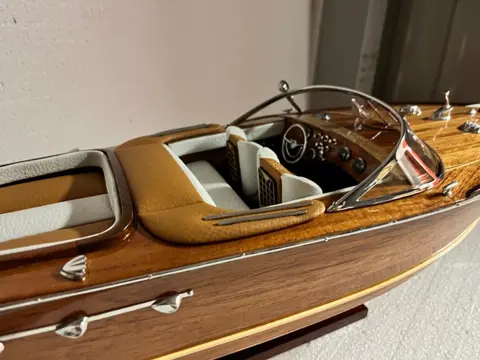 Modelboot op schaal, Aquariva 67cm Italiaans hout (1) - Hout - Eind 20e eeuw