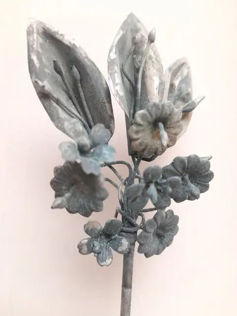 Takje bloemen voor beeldhouwkunst of wieg - Messing - Eind 20e eeuw