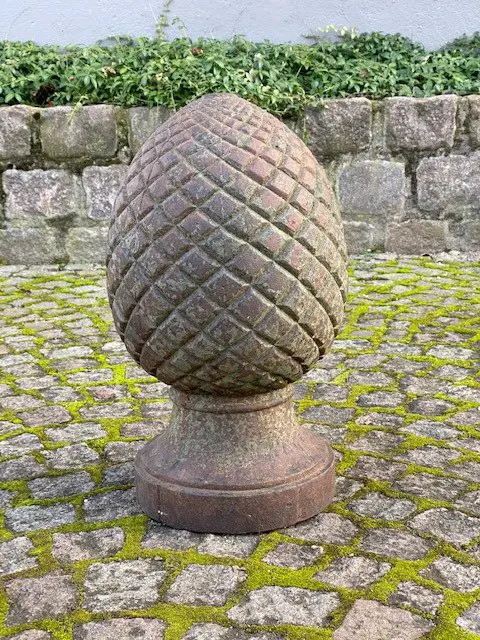 Pine cone garden ornament - 45 cm. - IJzer (gegoten) - 20e eeuw