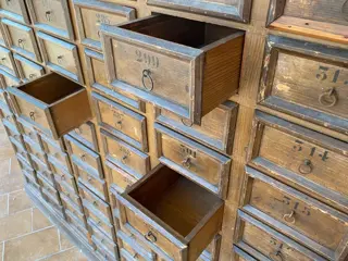 Ladekast, Apotheek - Naaldhout - 19e eeuw