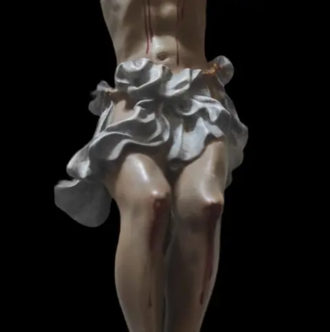 Crucifix - houtpulp - Eerste helft 20e eeuw