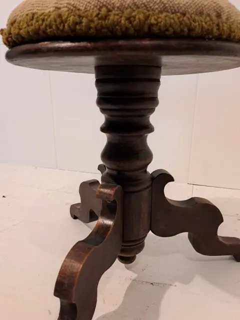 Kruk, pianokruk - Neoklassiek - Hout, Textiel - 19e eeuw