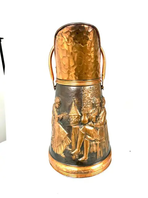 Prachtige Grote zeldzame gehamerde kolenkit - Koper - 20e eeuw