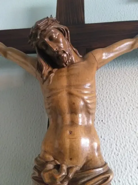 Sevilliaans kruisbeeld gemaakt in hout door meestersnijder - Buxushout - 19e eeuw