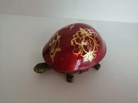 Schildpad pillendoosje (1) - Messing - Tweede helft 20e eeuw