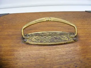 Schatjes kist No Rp (1) - hout met metaal - ca. 1930