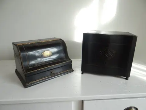 Doos, Kist, document-/posthouder, drankkast (2) - Napoleon III - Hout - 19e eeuw