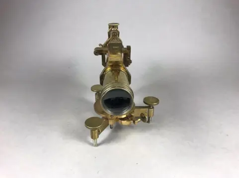 Topografische waterpas, Gravet/Lenoir Paris - Messing - Tweede helft 19e eeuw