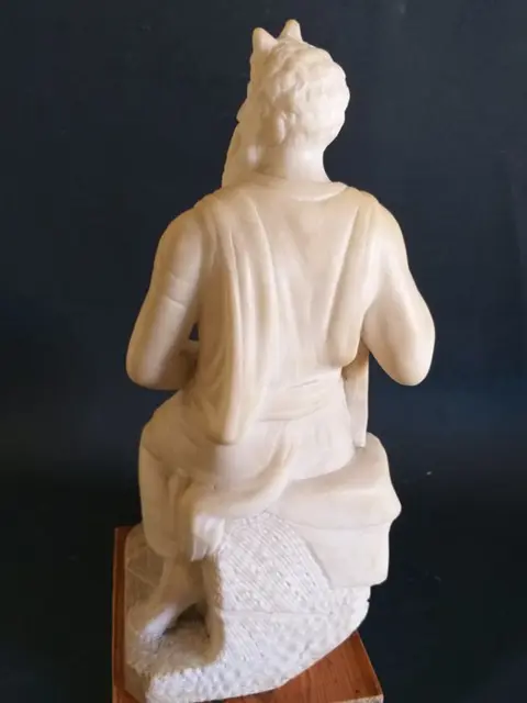 Beeld, Mozes met de tabletten van de wet - Albast, Hout - Eind 19e eeuw